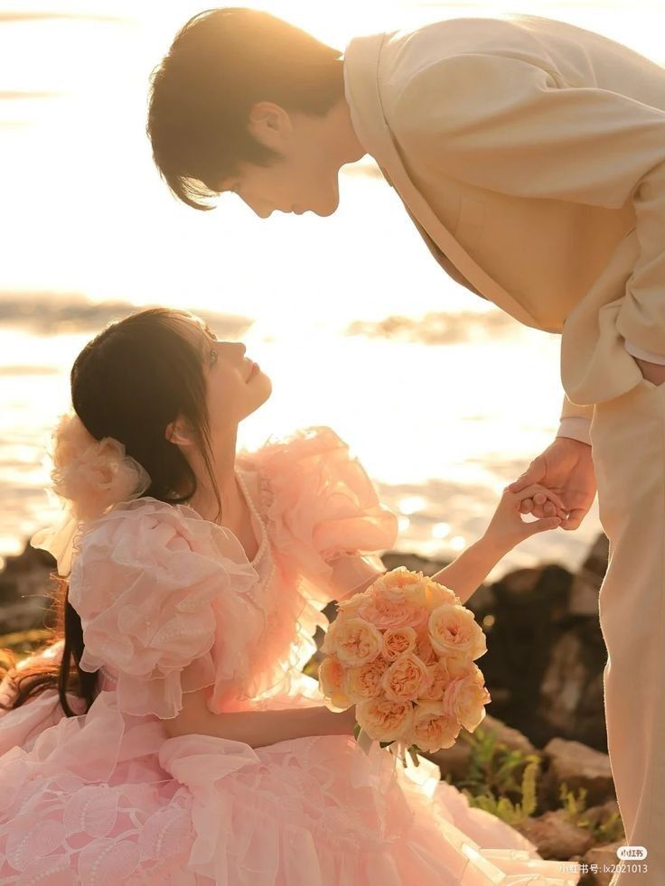 THEO ĐUÔI CHÍN NAM THẦN, AI NGỜ THÀNH NỮ CHÍNH