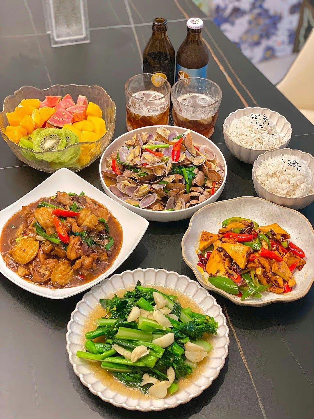 Cảnh Sát Trượng Của Anh, Em Không Đỡ Nổi